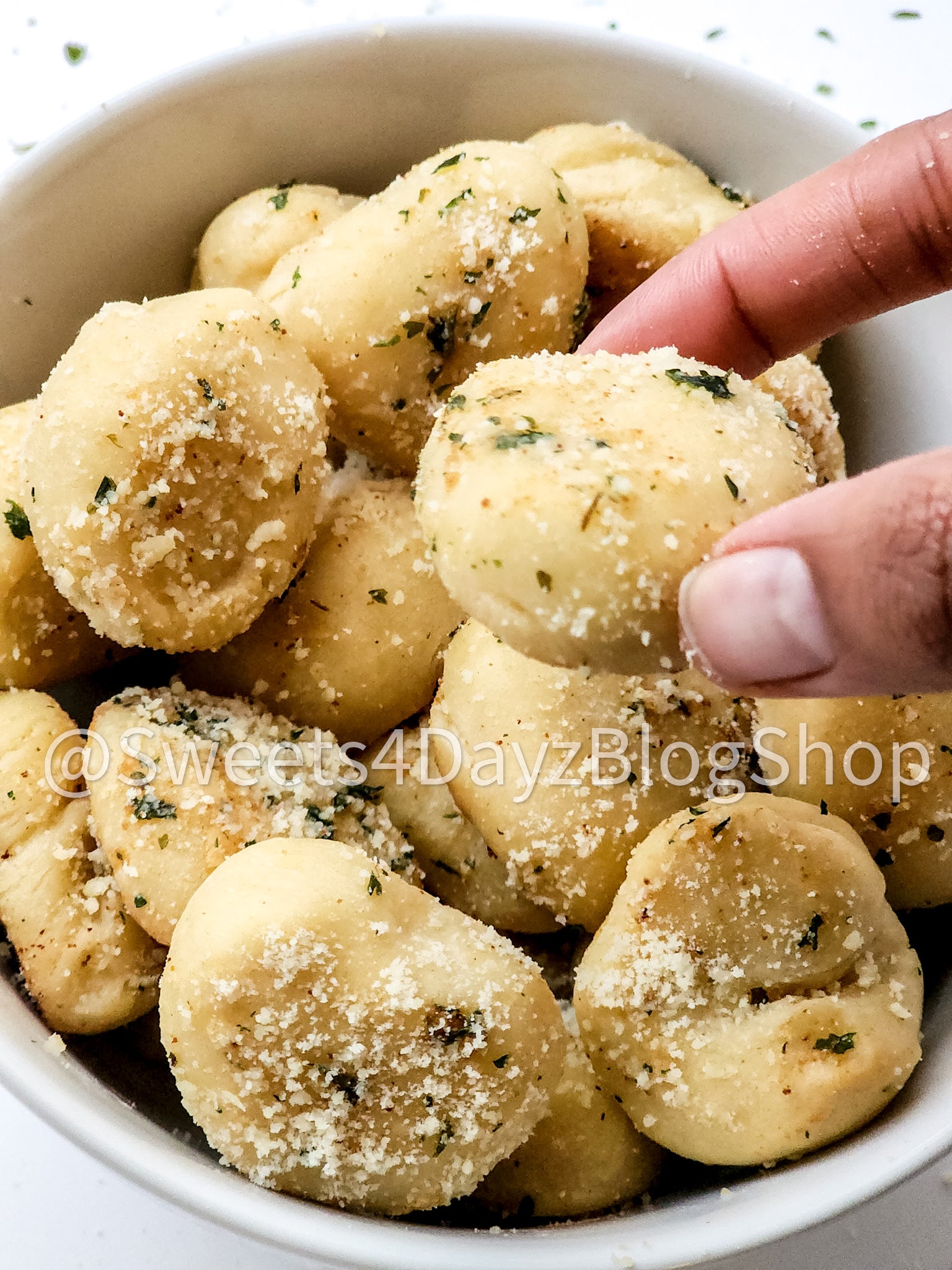 Copycat Domino's Parmesan Bites on White