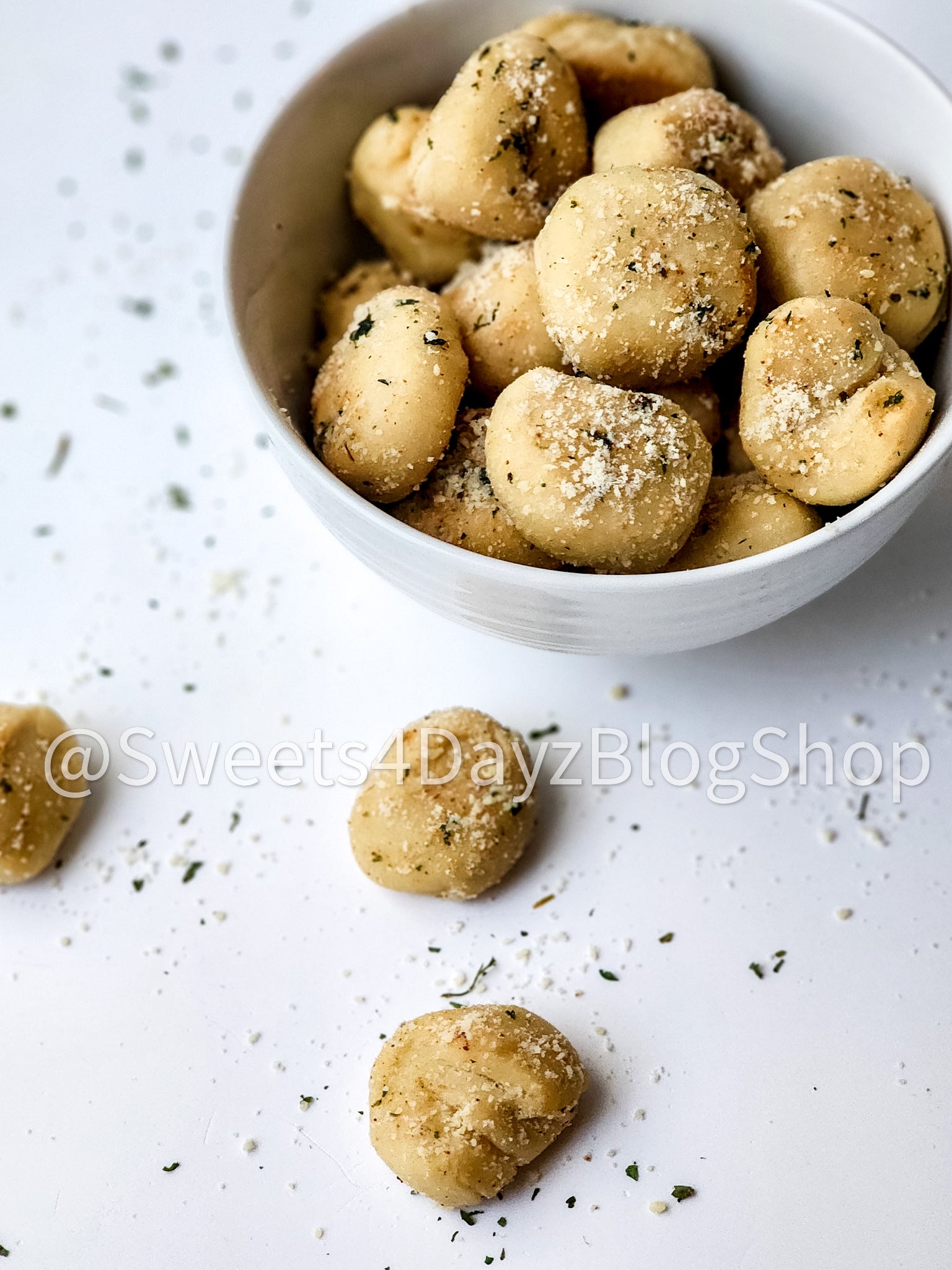 Copycat Domino's Parmesan Bites on White