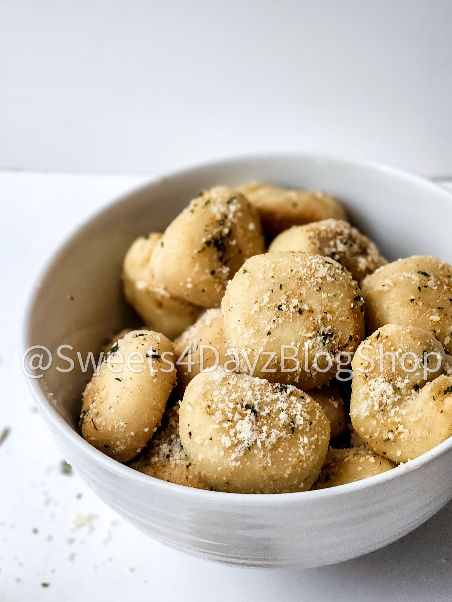 Copycat Domino's Parmesan Bites on White