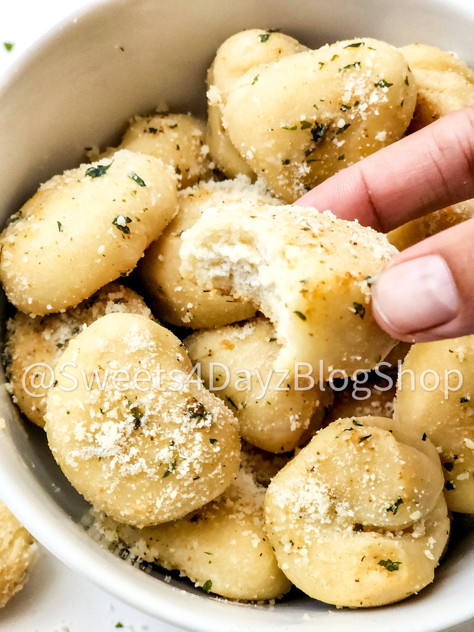 Copycat Domino's Parmesan Bites on White