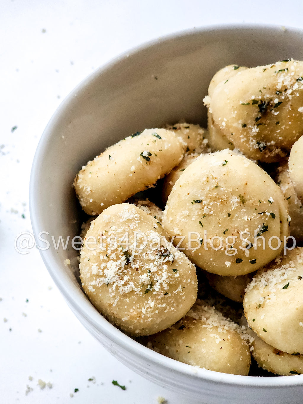 Copycat Domino's Parmesan Bites on White