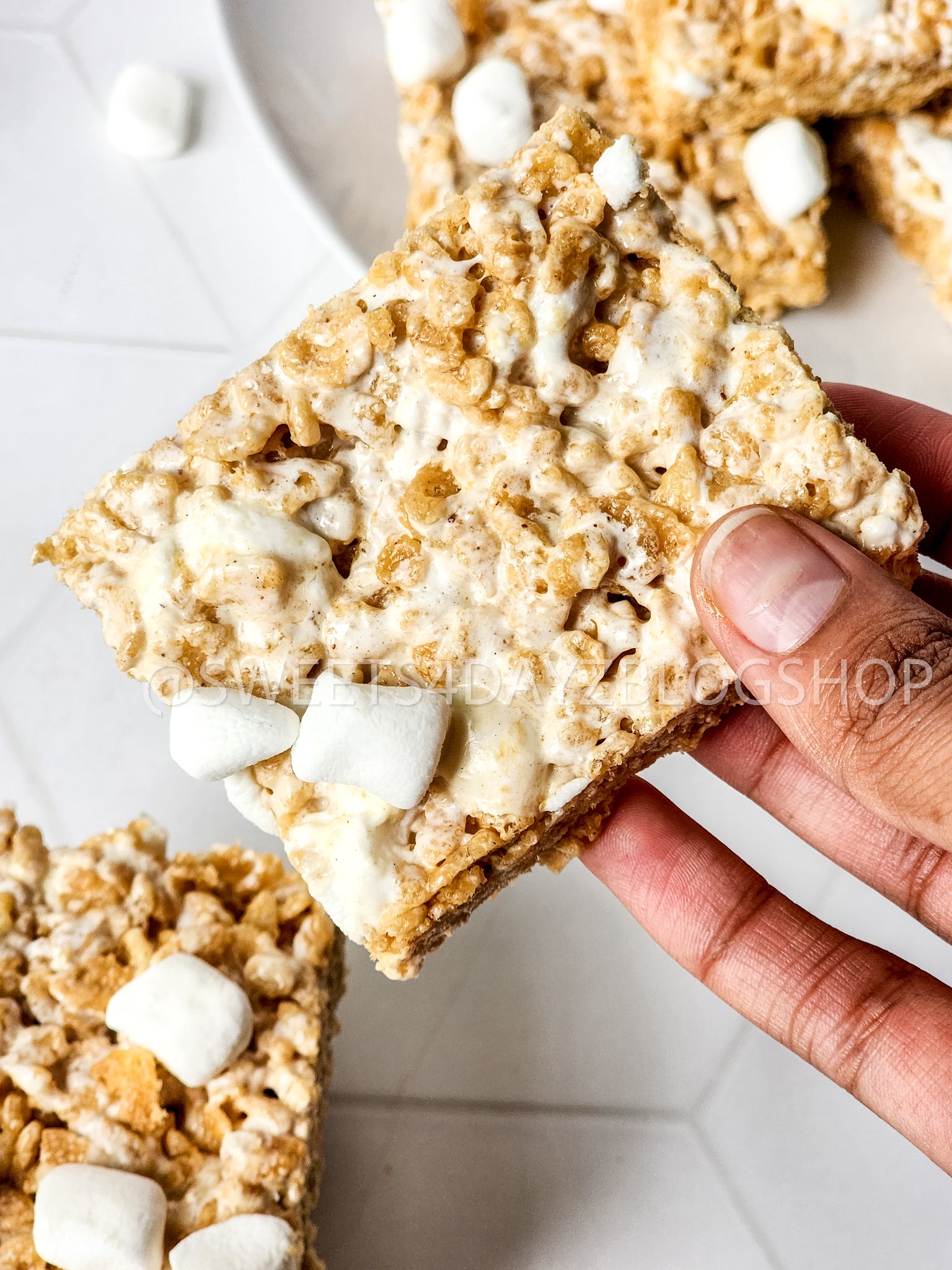 Fluffernutter Rice Krispies on Rhombus