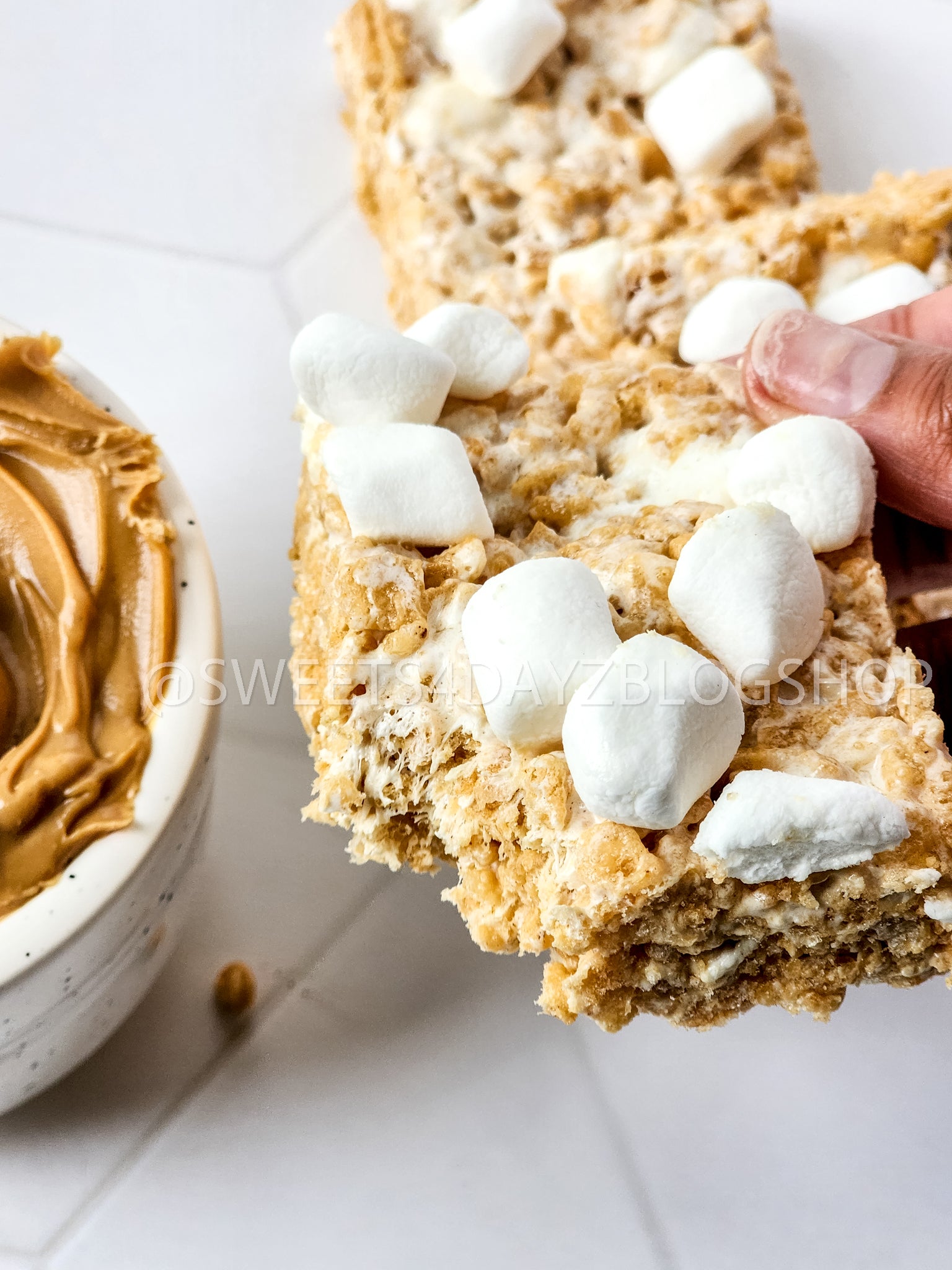 Fluffernutter Rice Krispies on Rhombus