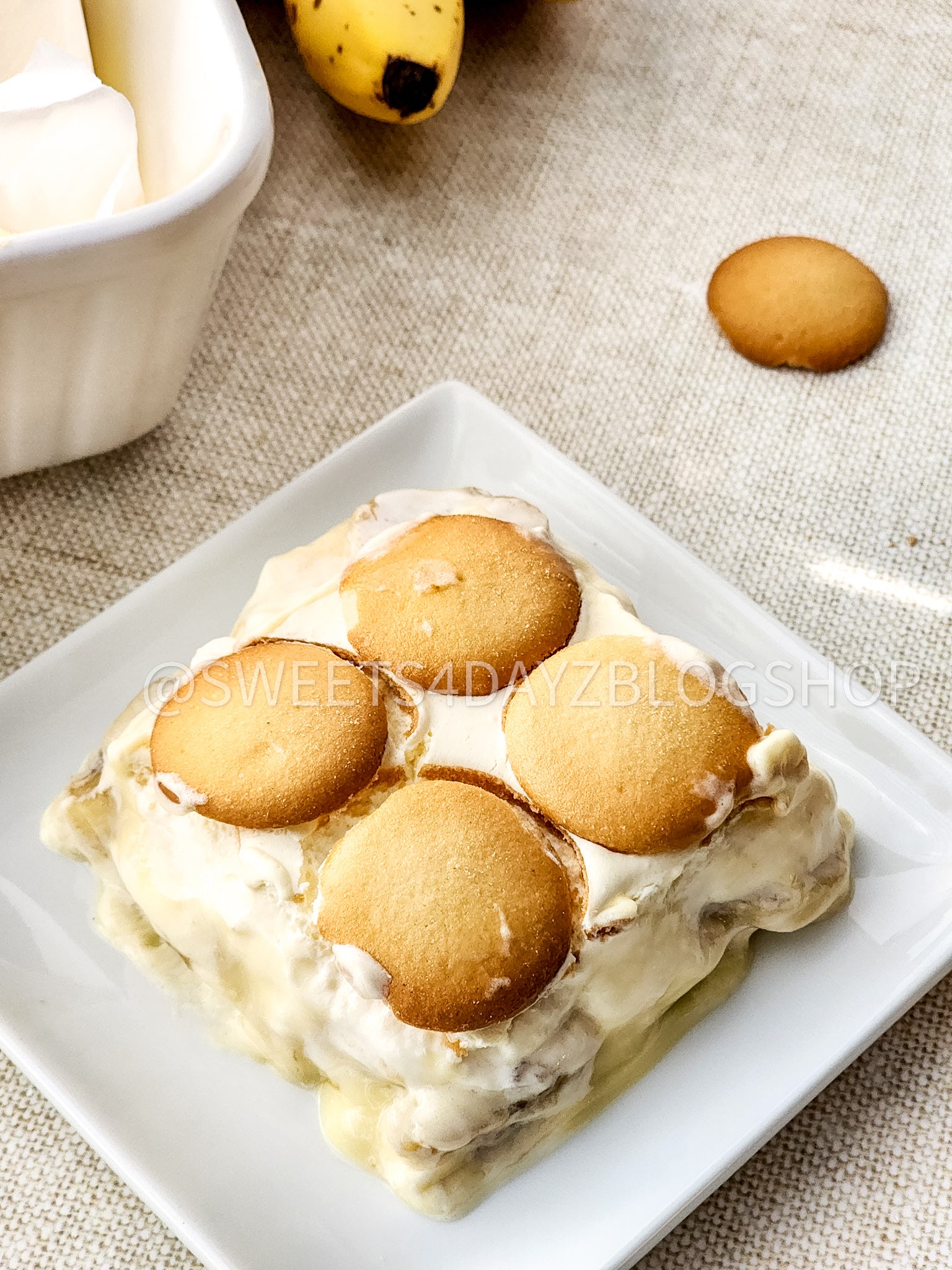 Banana Pudding Bars on Linen