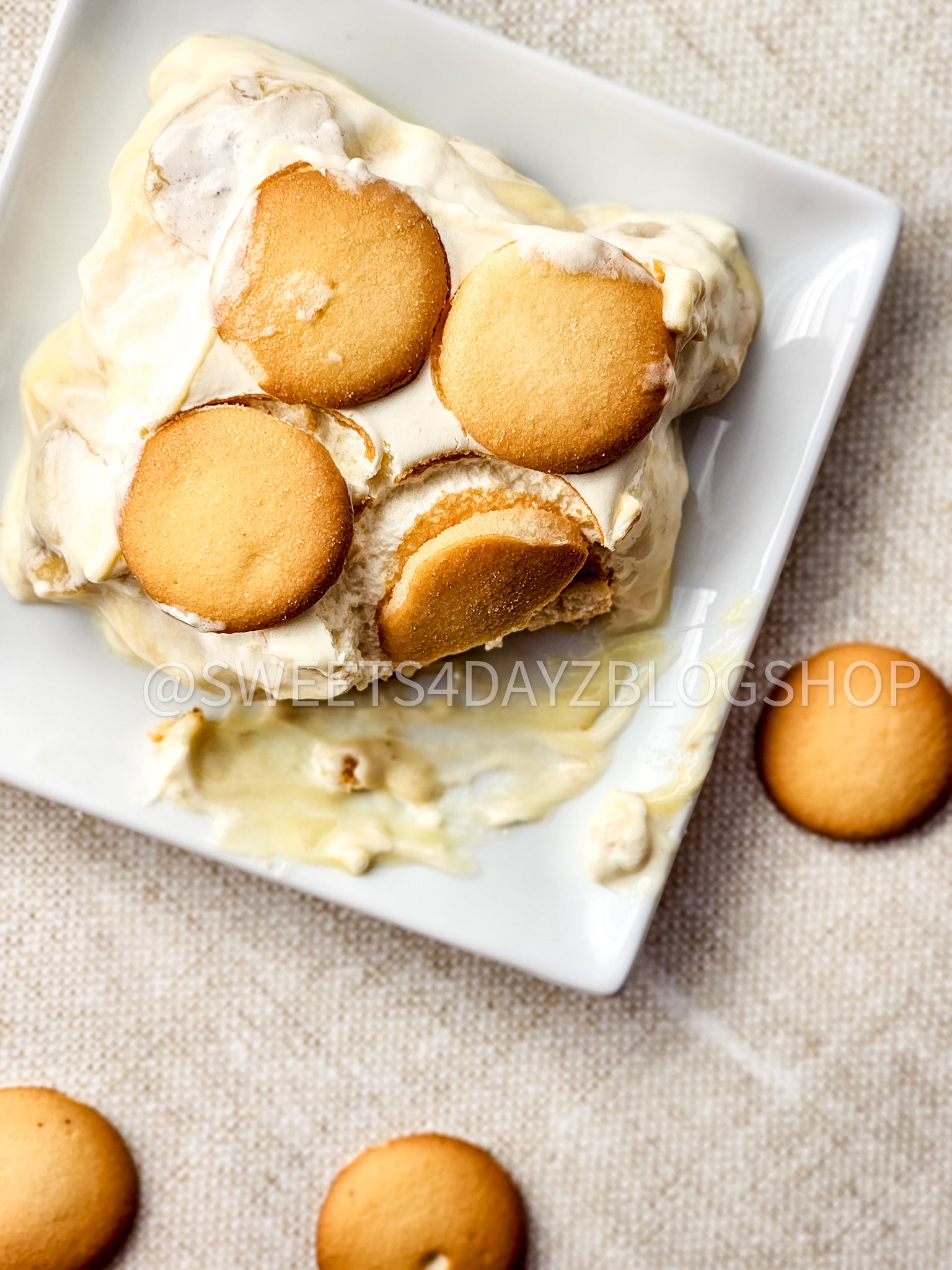 Banana Pudding Bars on Linen