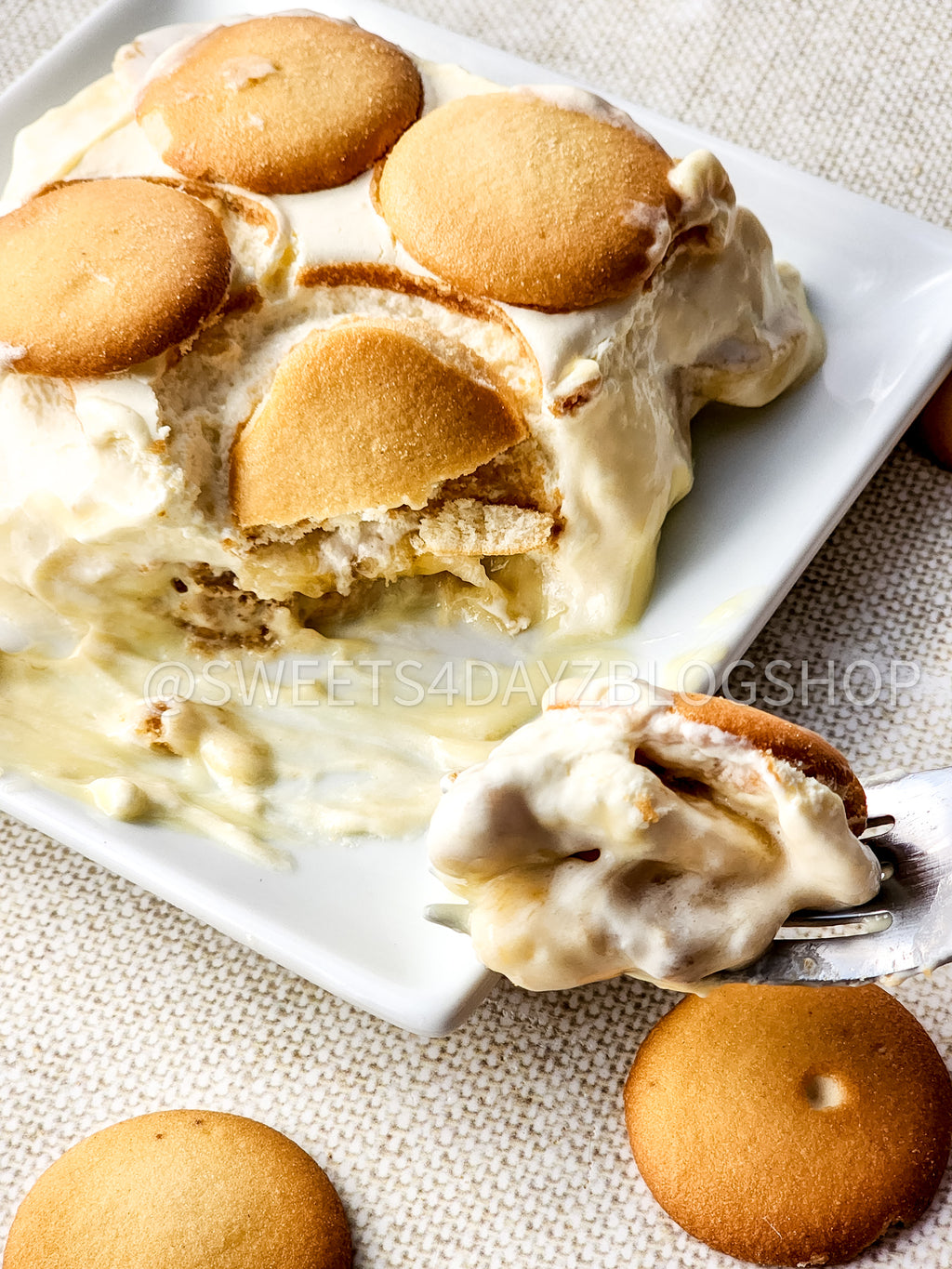 Banana Pudding Bars on Linen