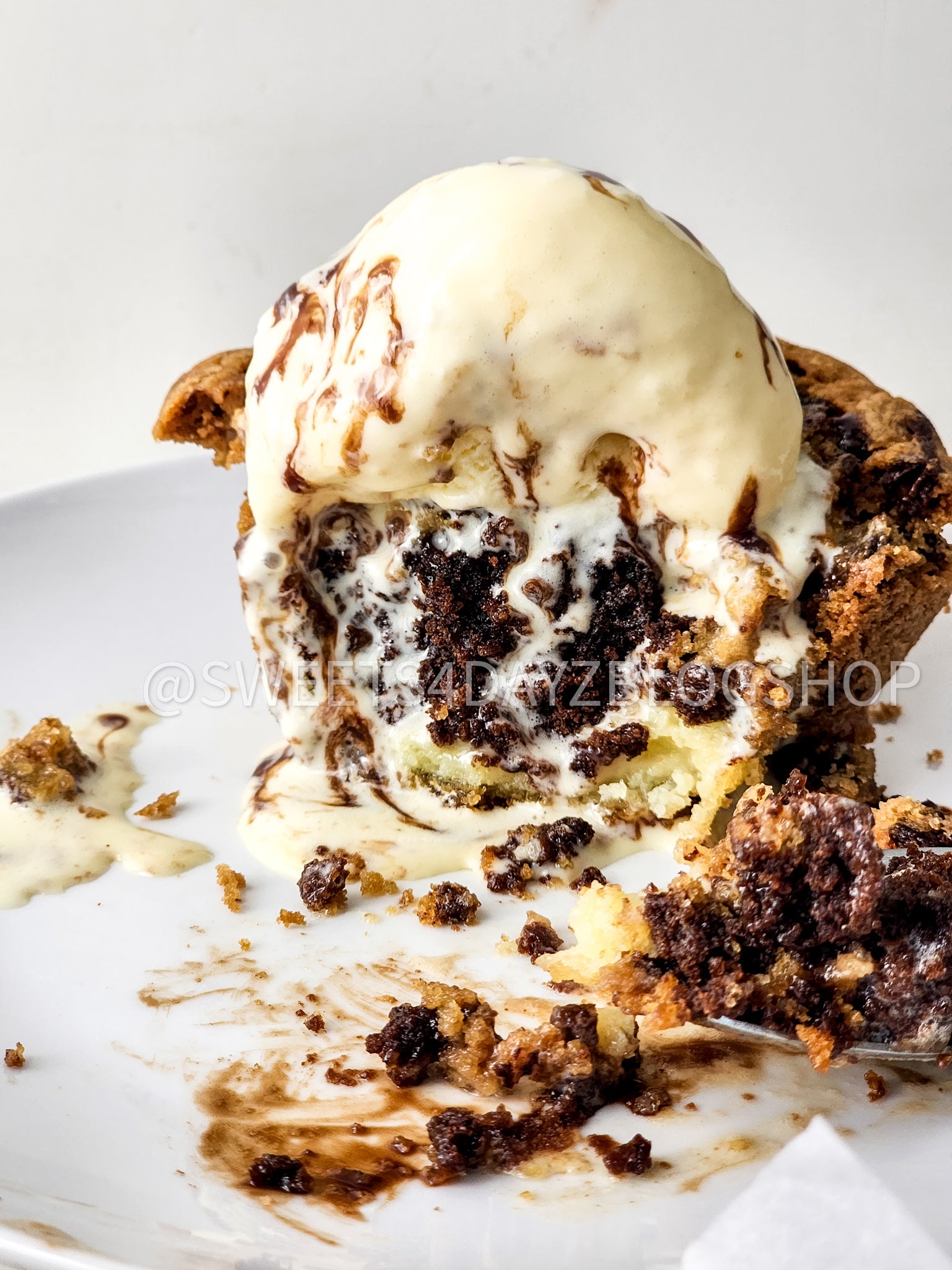 Brookie Cheesecake Cups on Rhombus