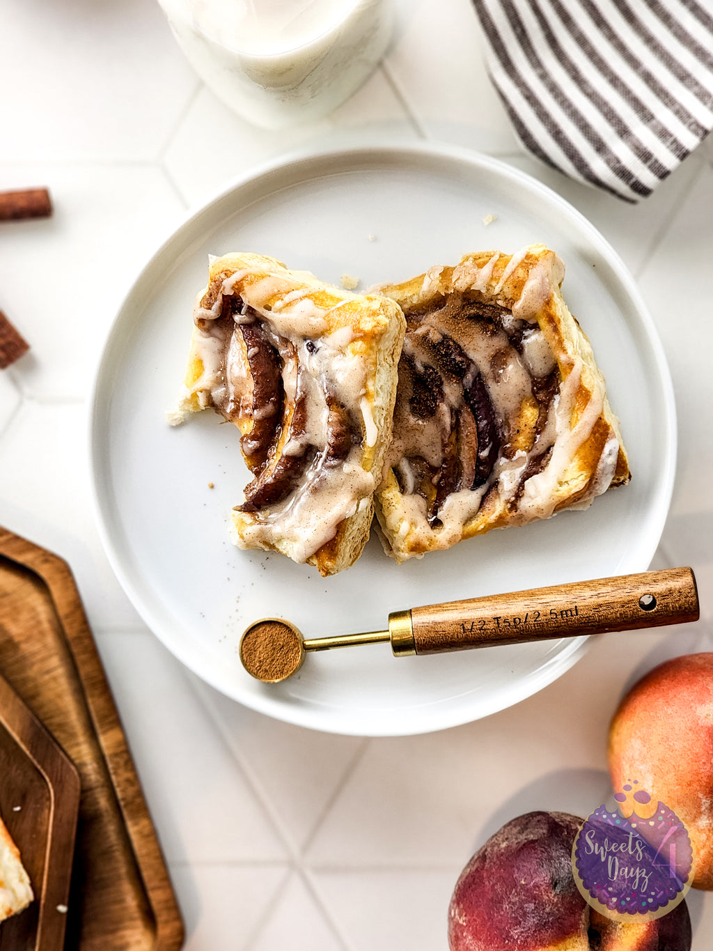 Peach Tartlets on Rhombus