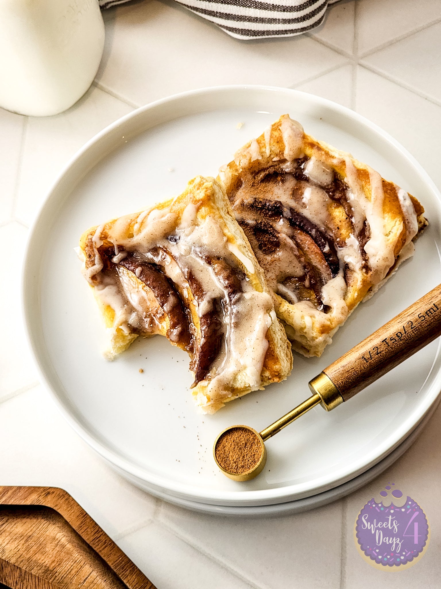 Peach Tartlets on Rhombus