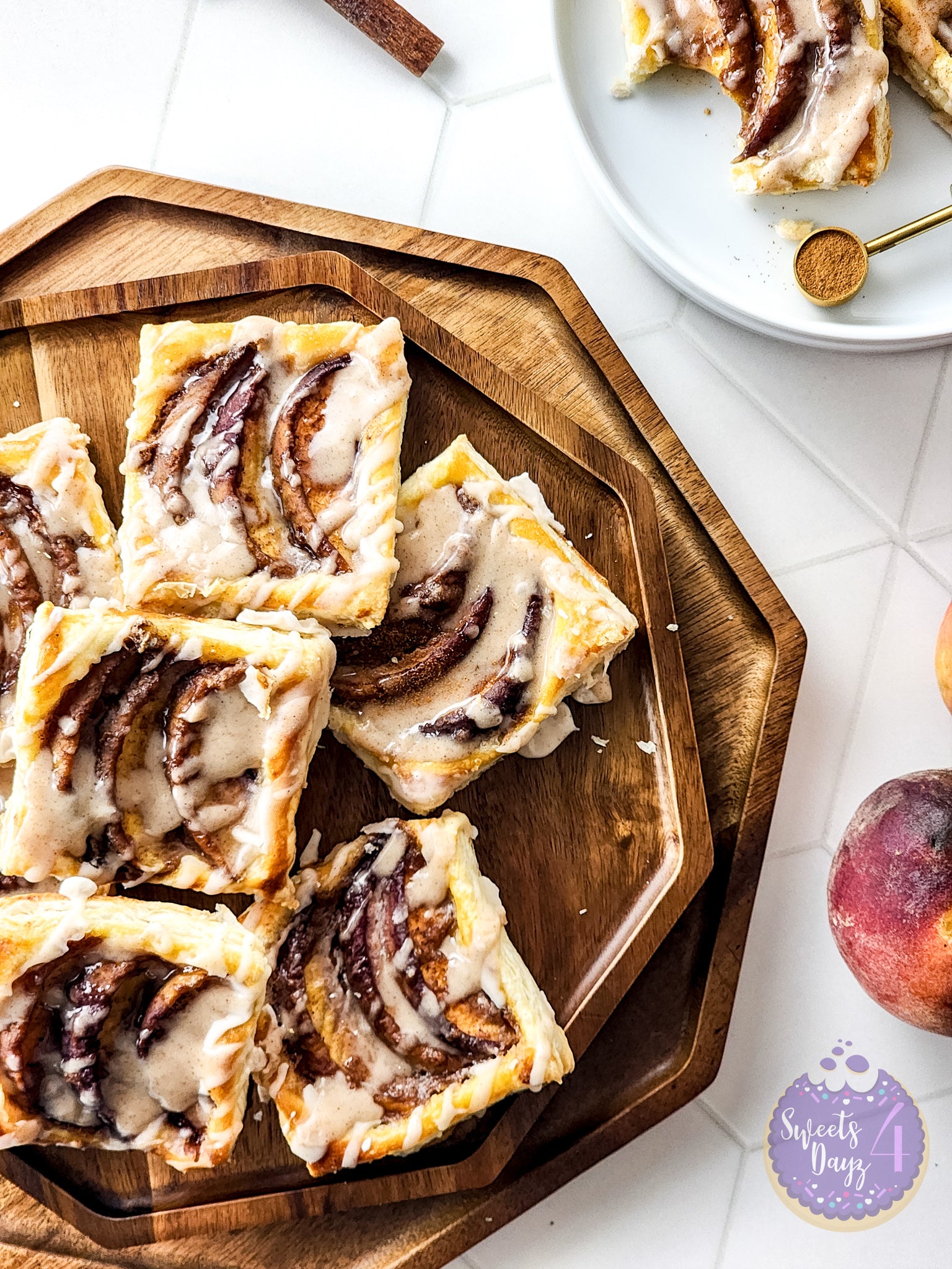 Peach Tartlets on Rhombus