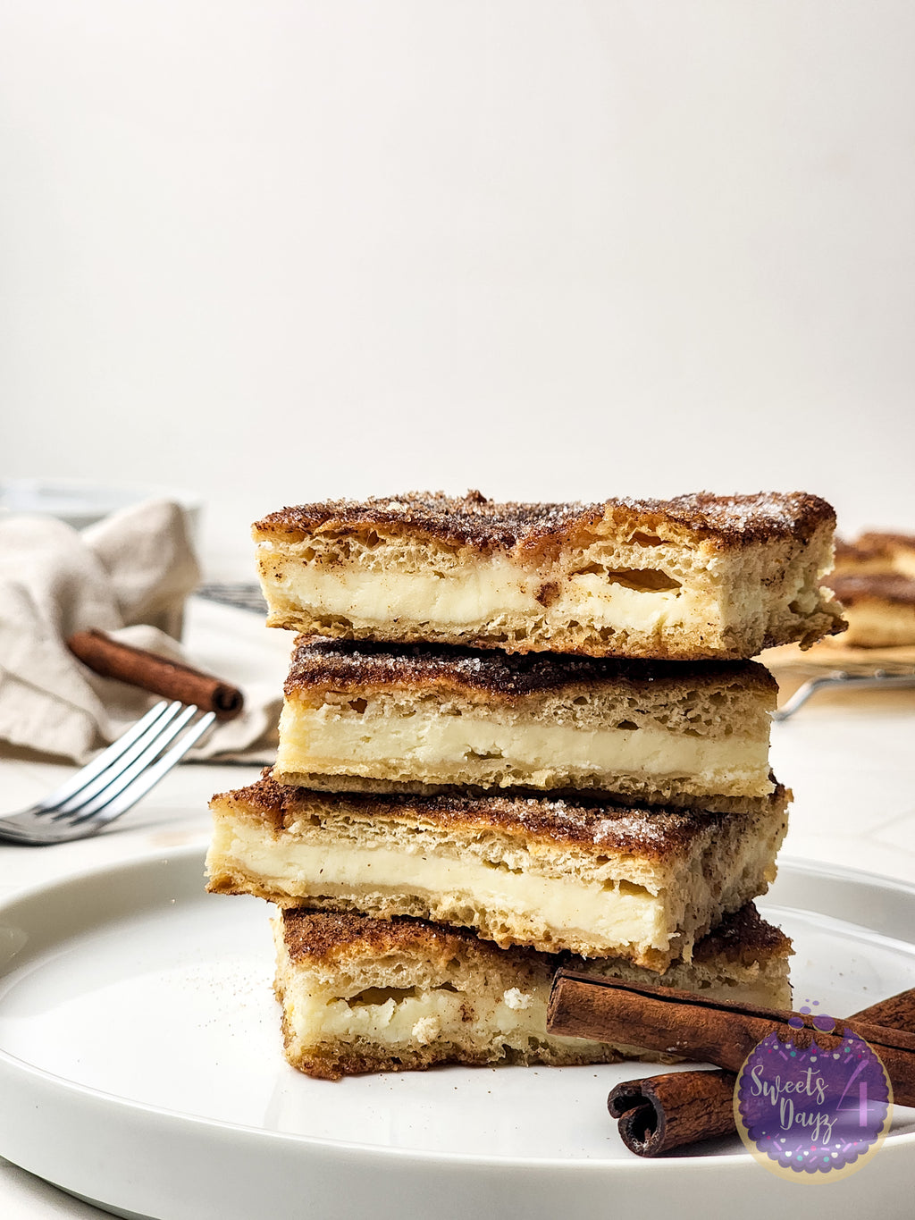 Churro Cheesecake Bars on Rhombus