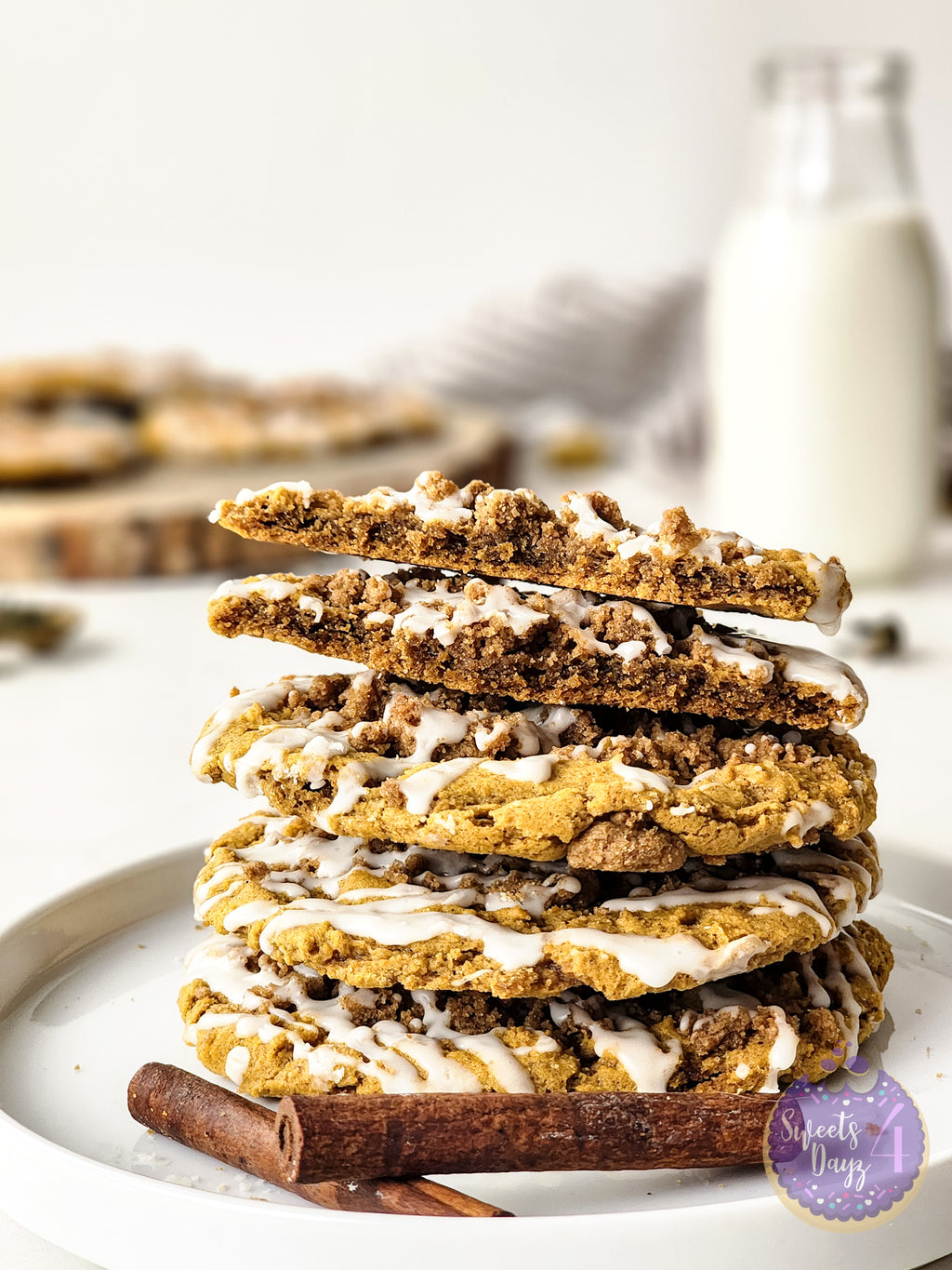 Pumpkin Coffee Cake Cookies on Rhombus