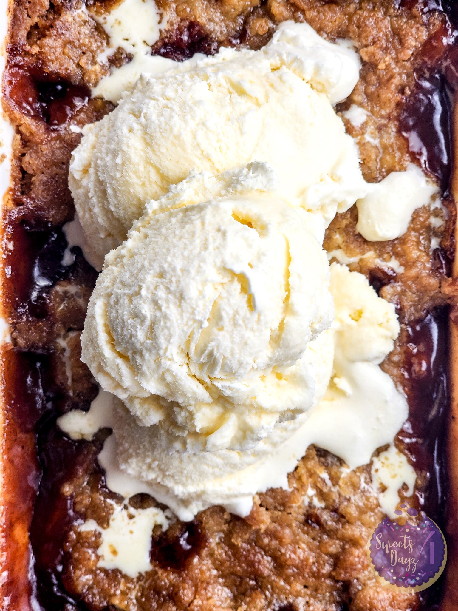 Peach Cobbler For One on Gold Marble