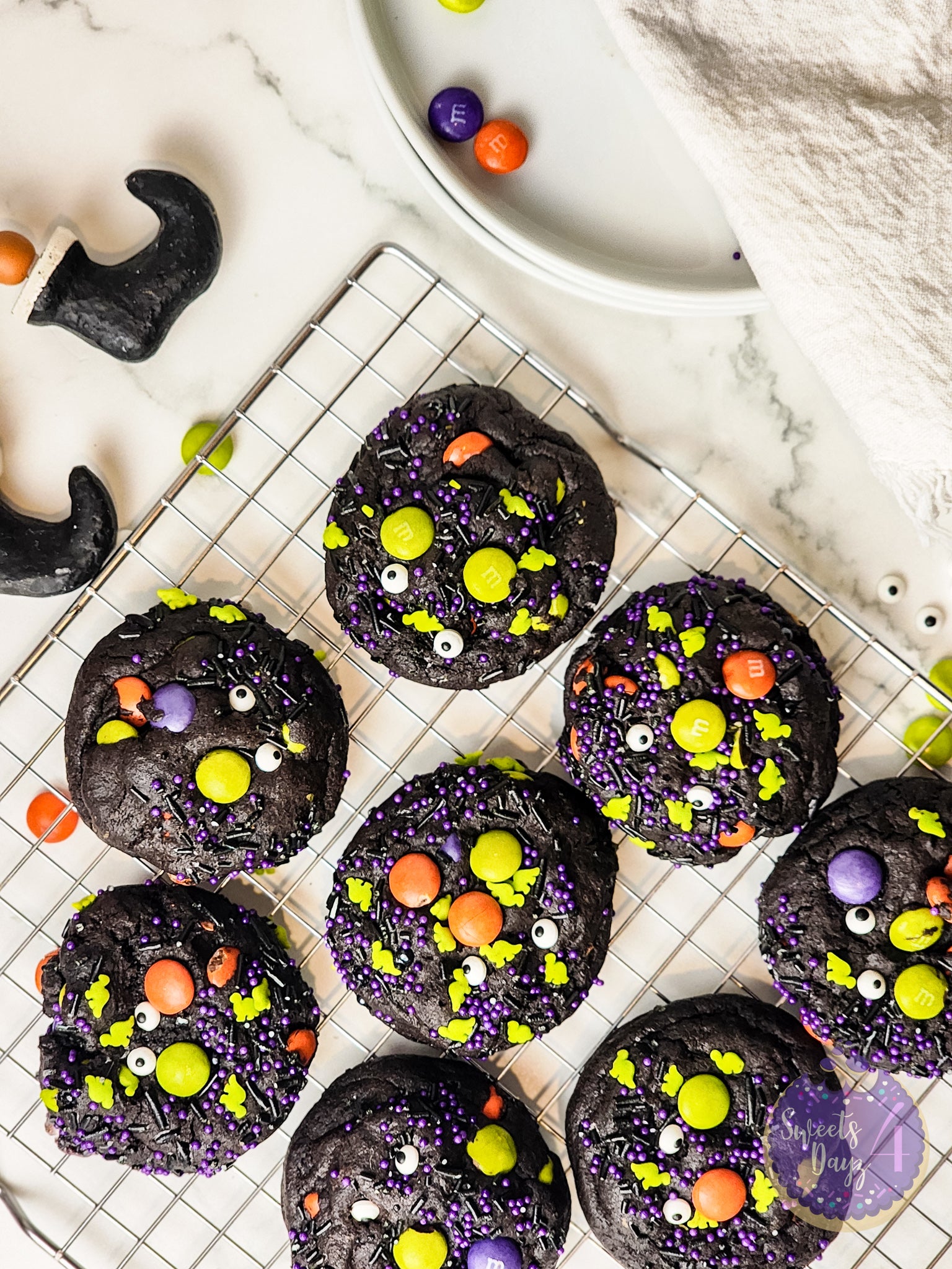 Halloween M&M Cookies on Rhombus