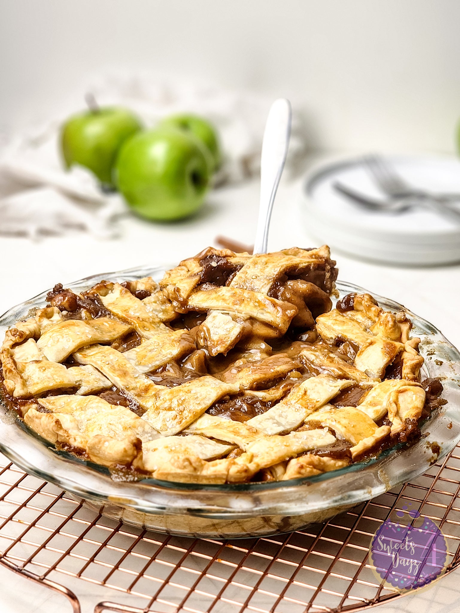 Salted Caramel Apple Pie on Rhombus
