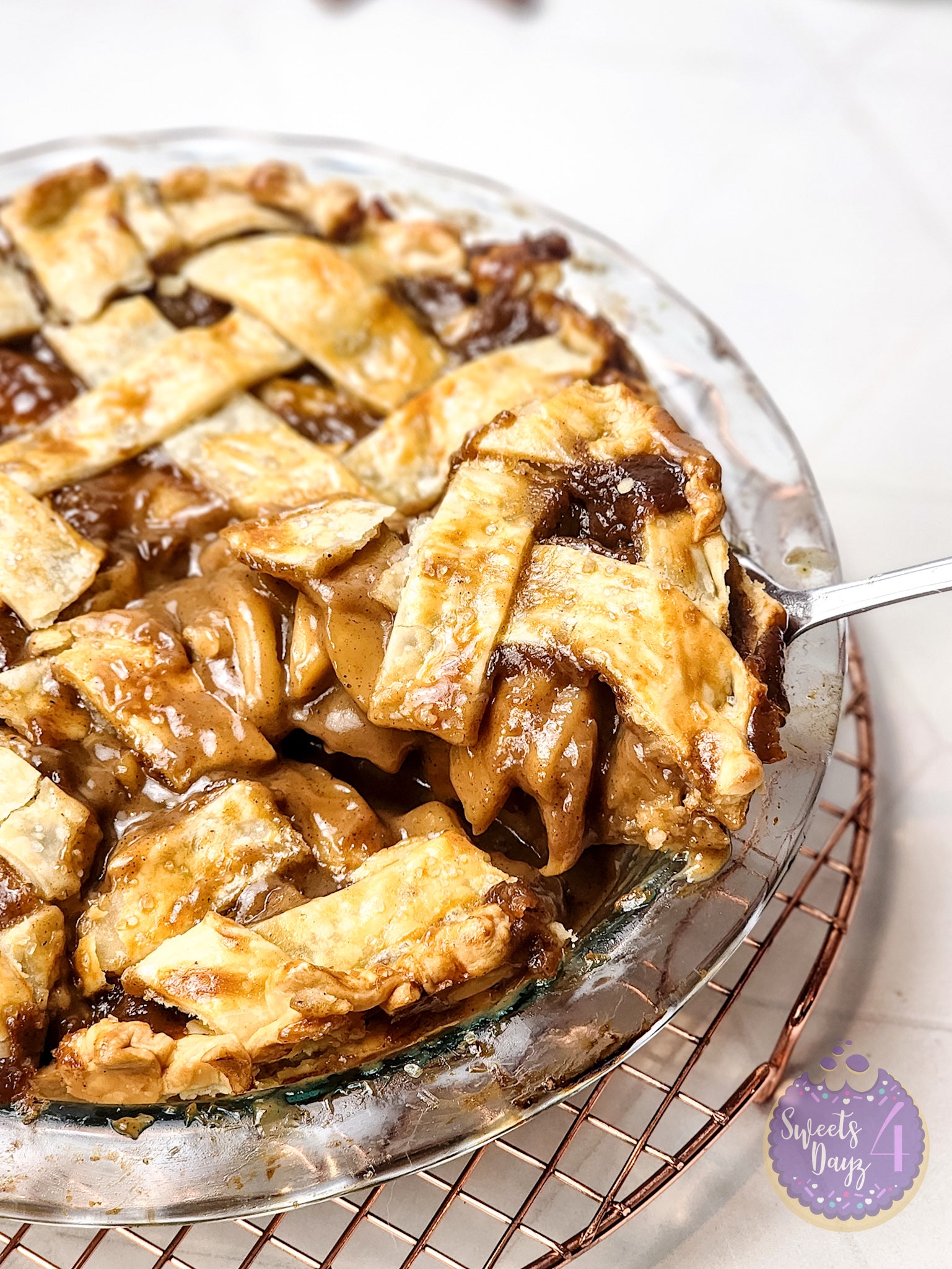 Salted Caramel Apple Pie on Rhombus