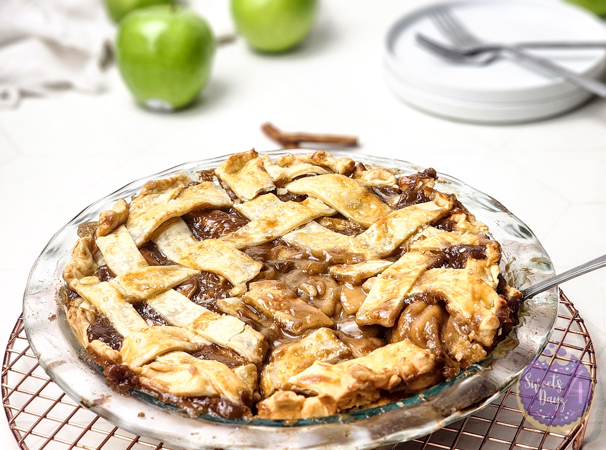 Salted Caramel Apple Pie on Rhombus