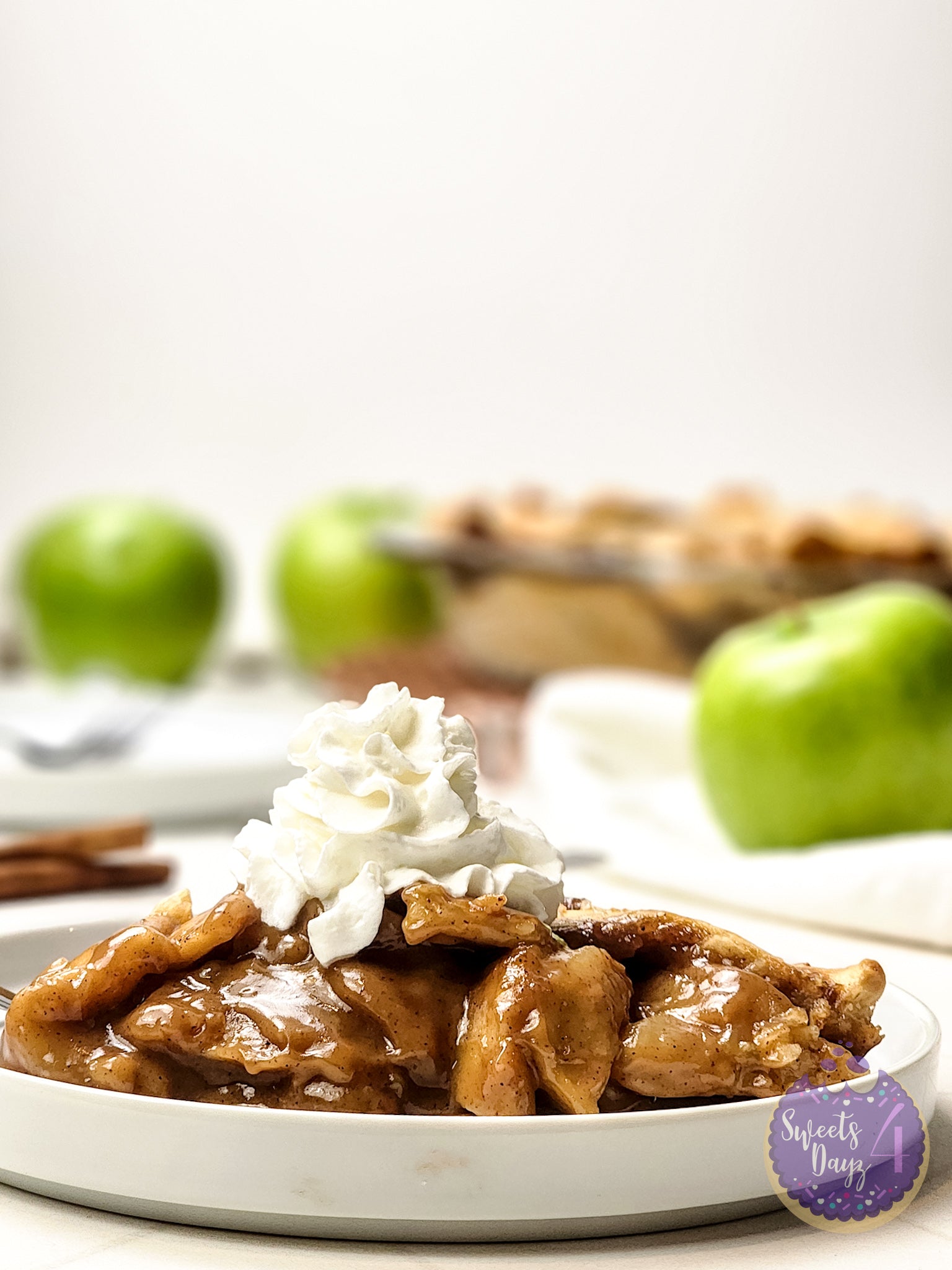 Salted Caramel Apple Pie on Rhombus