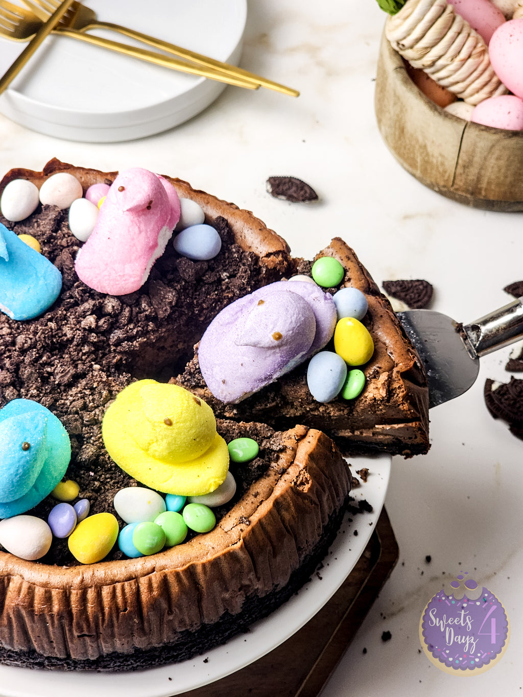 Oreo Dirt Chocolate Cheesecake on Gold Marble