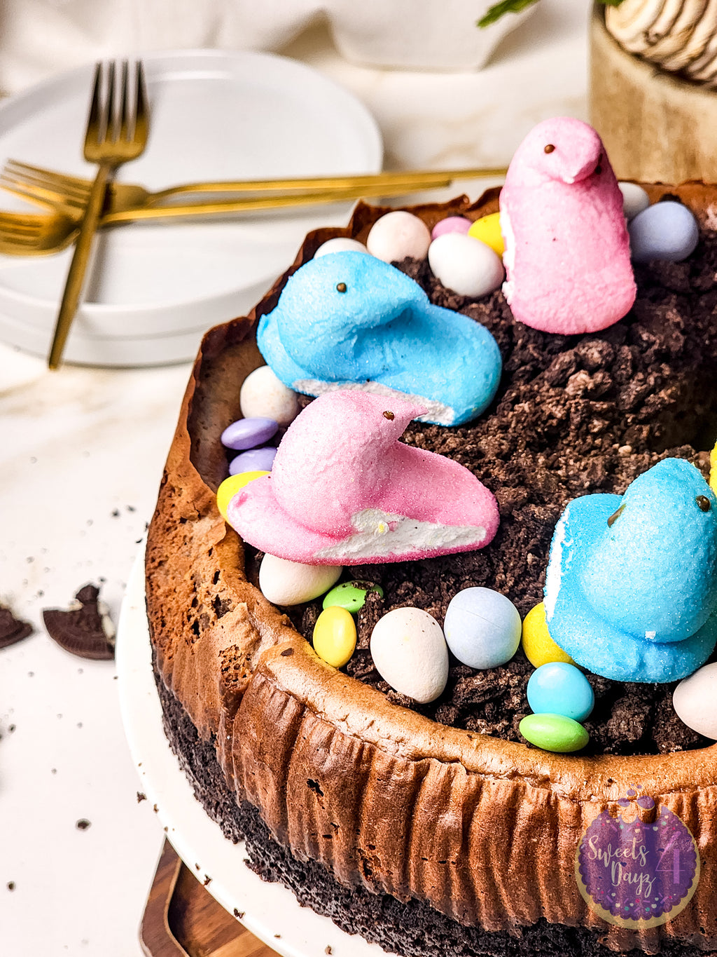 Oreo Dirt Chocolate Cheesecake on Gold Marble