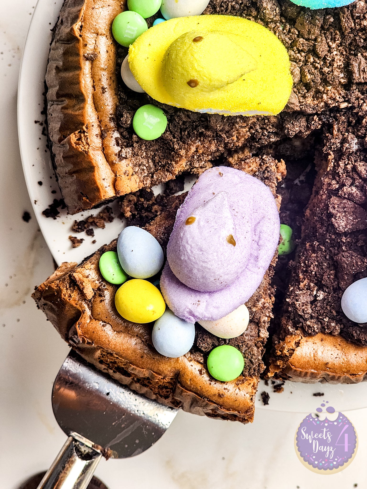 Oreo Dirt Chocolate Cheesecake on Gold Marble