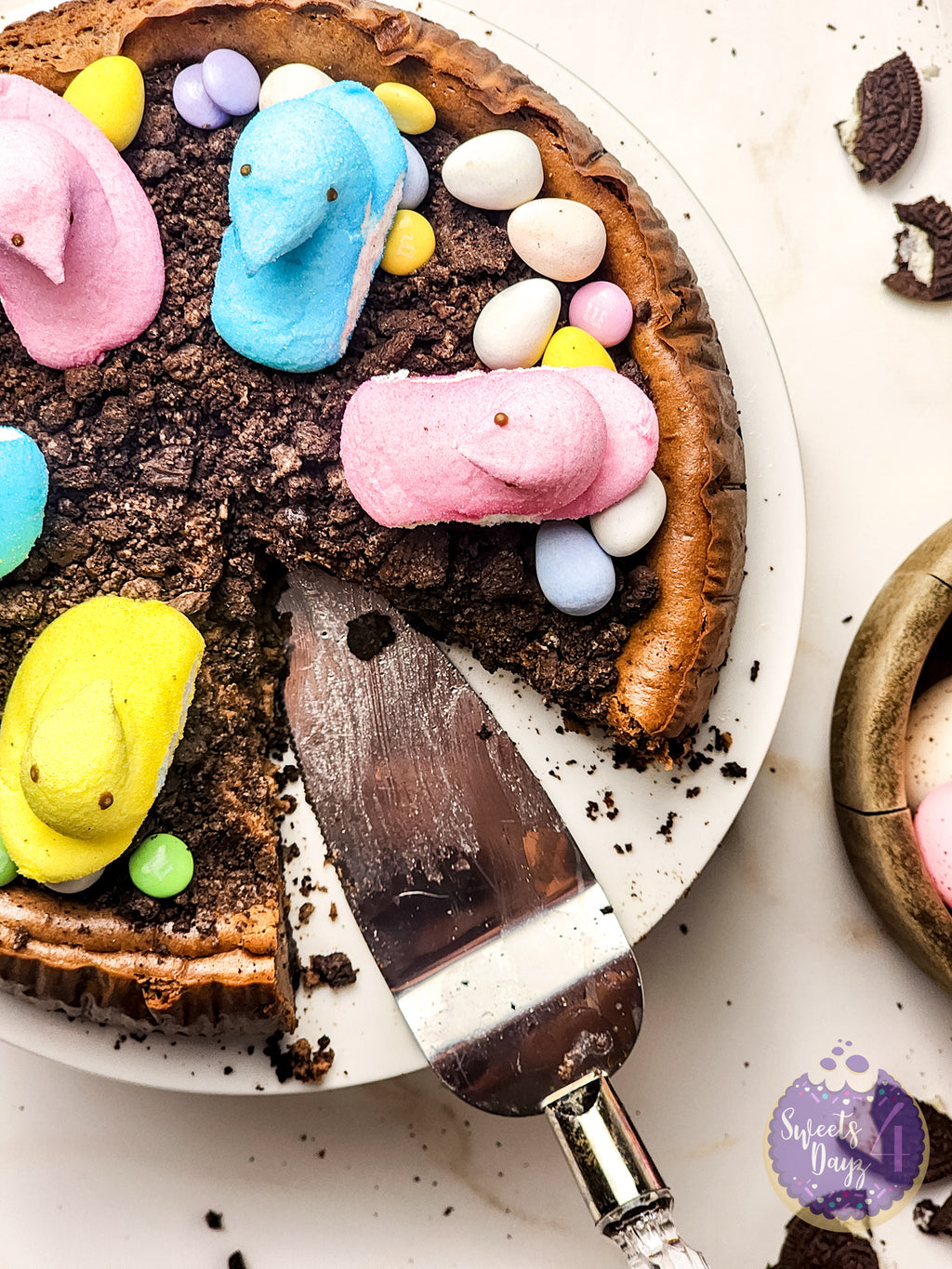 Oreo Dirt Chocolate Cheesecake on Gold Marble