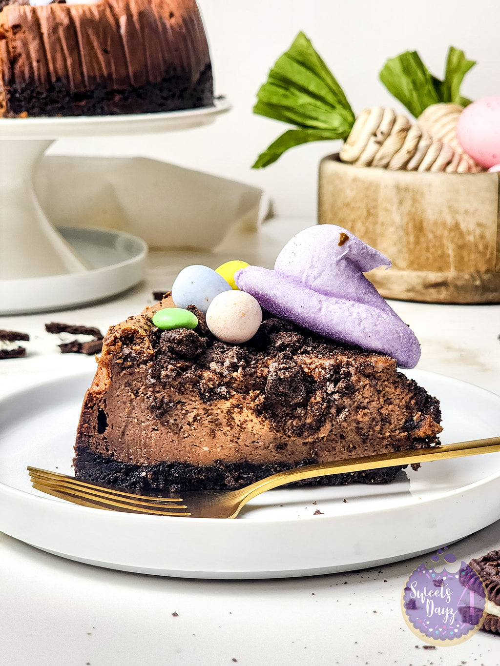 Oreo Dirt Chocolate Cheesecake on Gold Marble