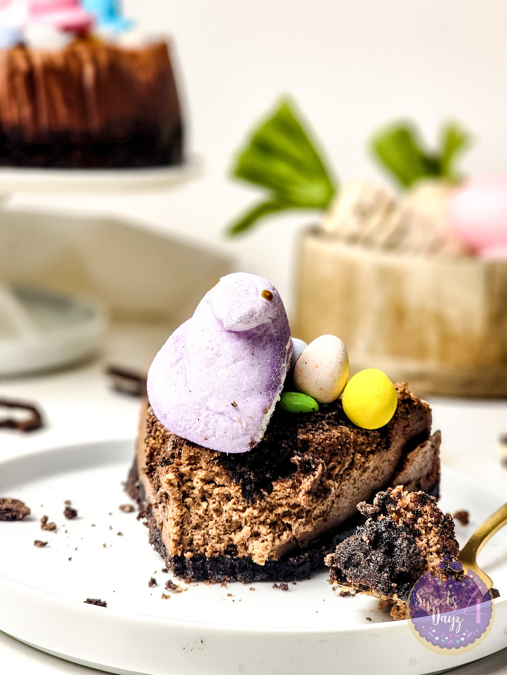 Oreo Dirt Chocolate Cheesecake on Gold Marble