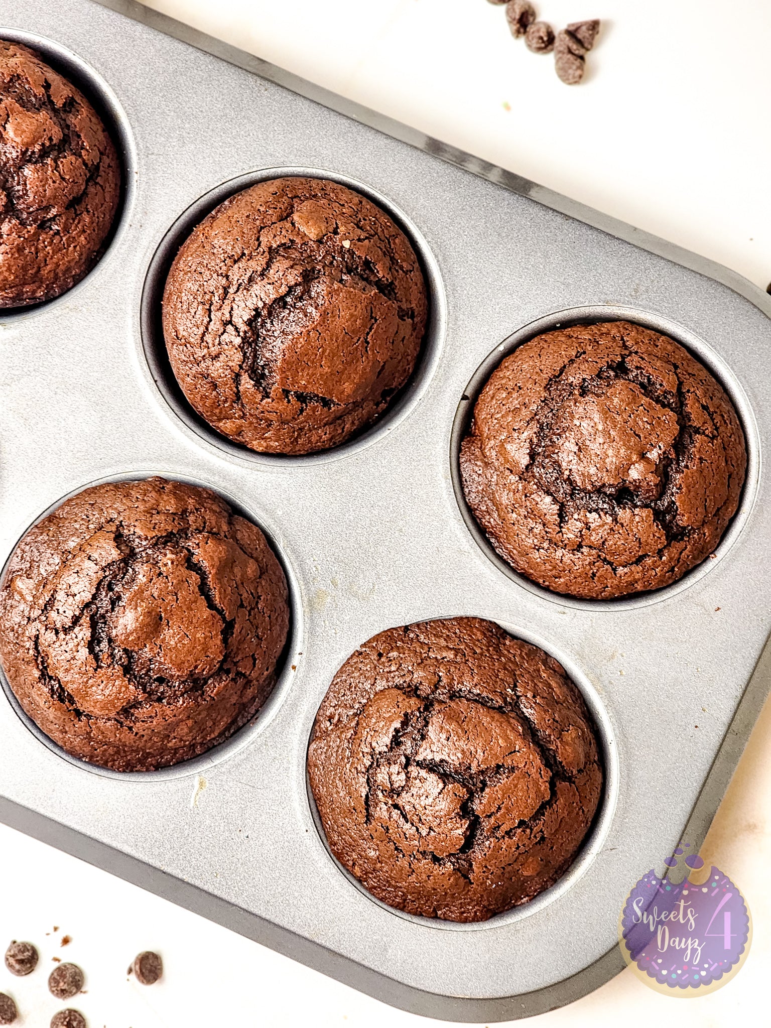 Brownie Muffins on Gold Marble