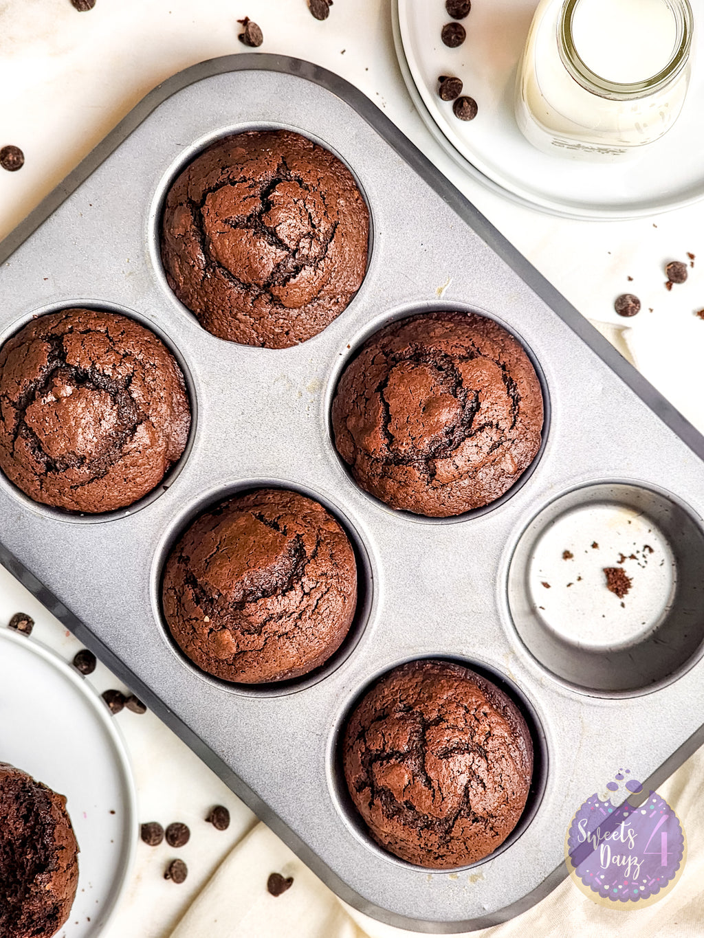 Brownie Muffins on Gold Marble
