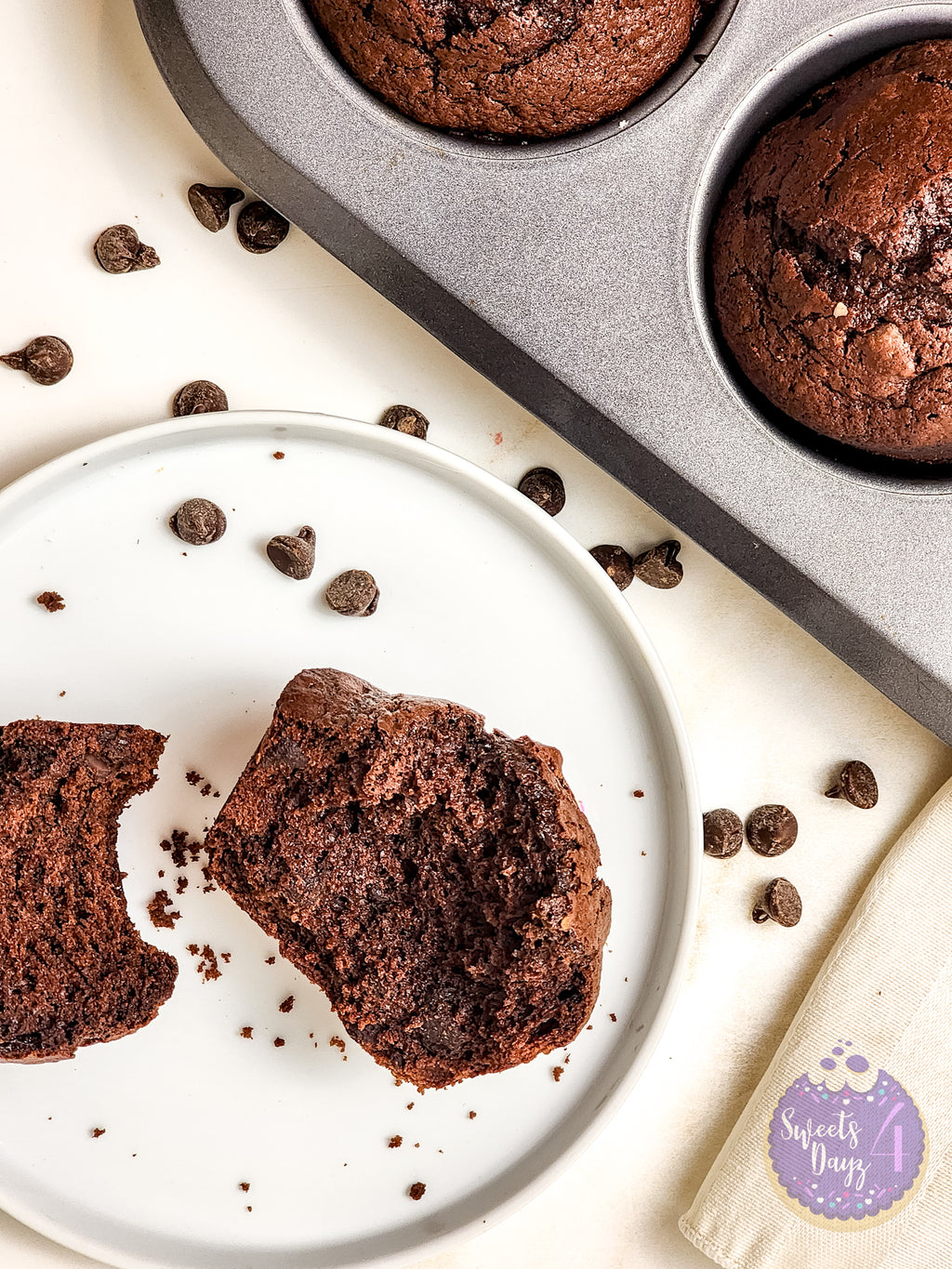 Brownie Muffins on Gold Marble