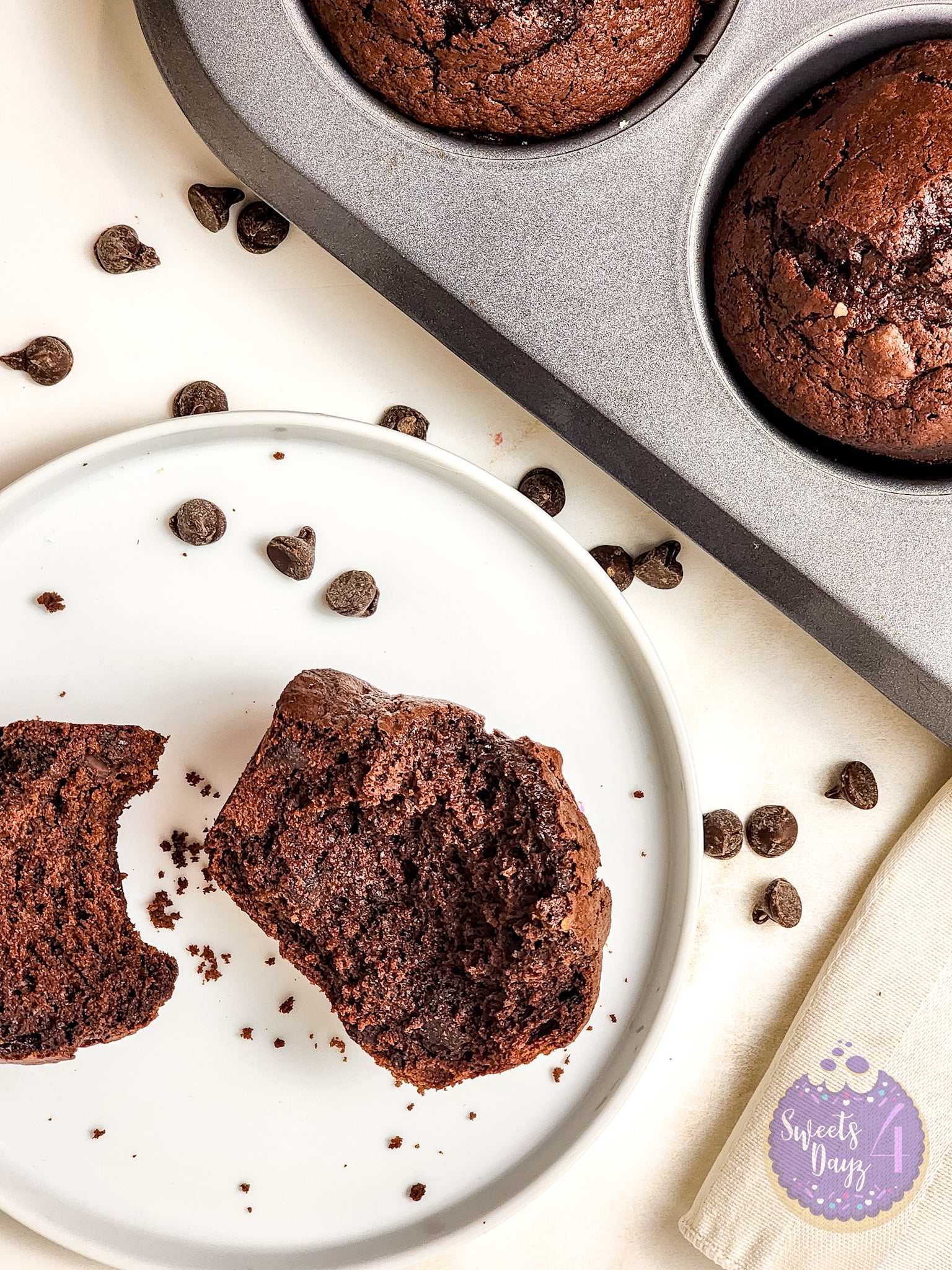 Brownie Muffins on Gold Marble