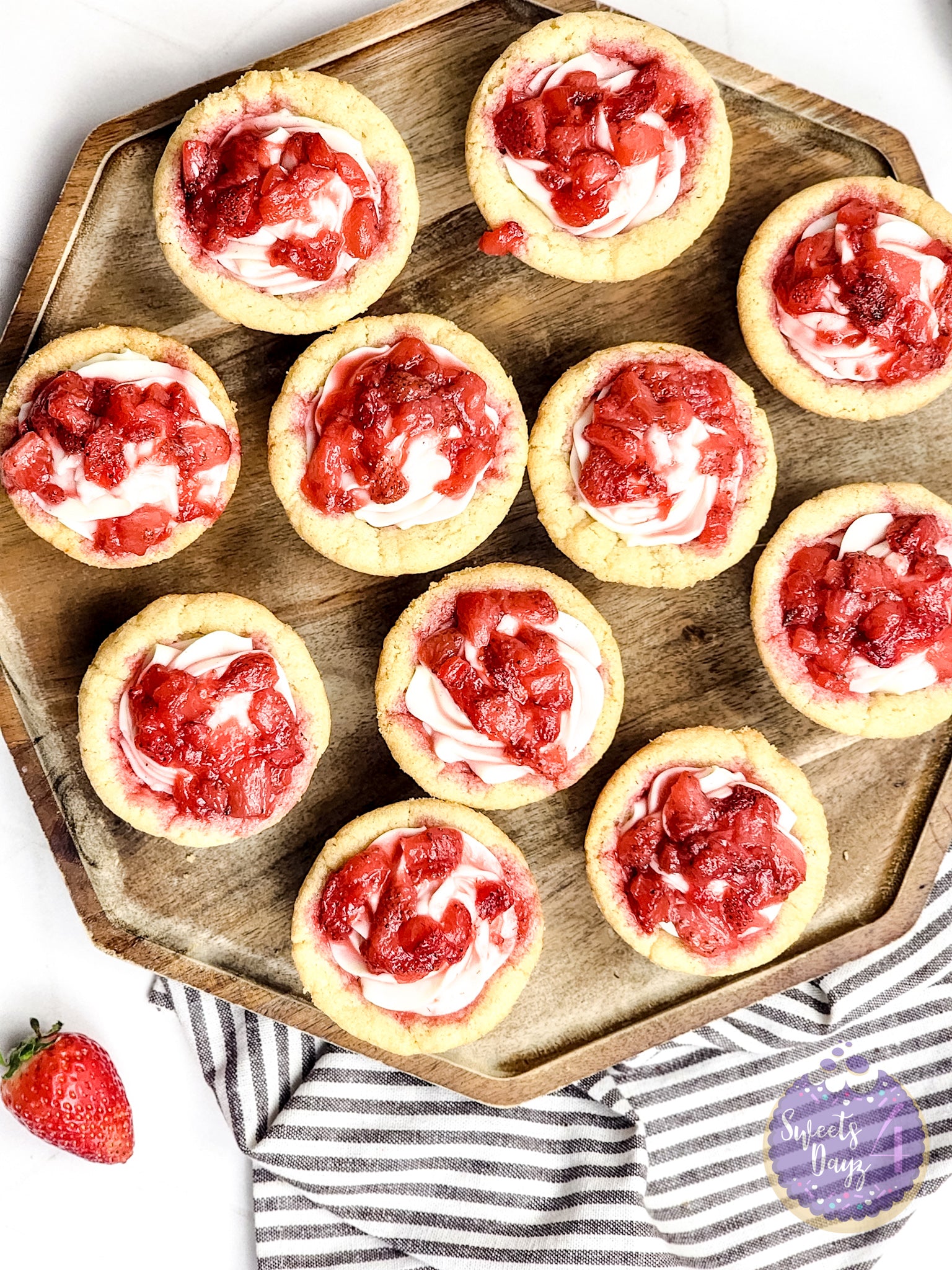 Strawberry Cheesecake Cookie Cups on Rhombus
