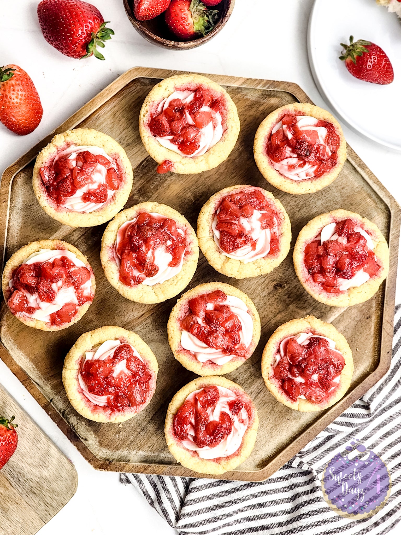 Strawberry Cheesecake Cookie Cups on Rhombus
