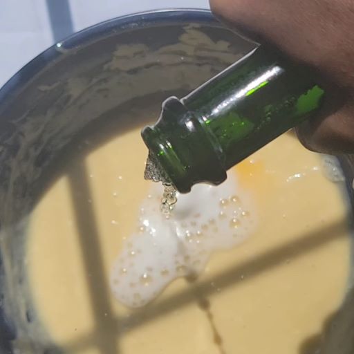 champagnecakepour