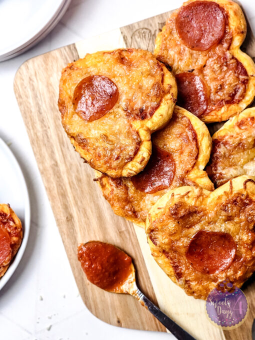 Mini Heart Pizzas on Rhombus