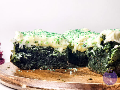 Green Velvet Brownies on Rhombus - Image 5