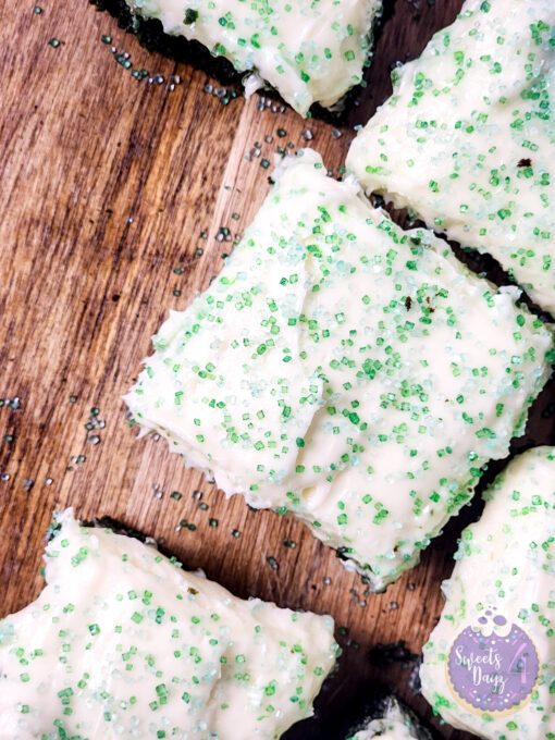 Green Velvet Brownies on Rhombus - Image 7