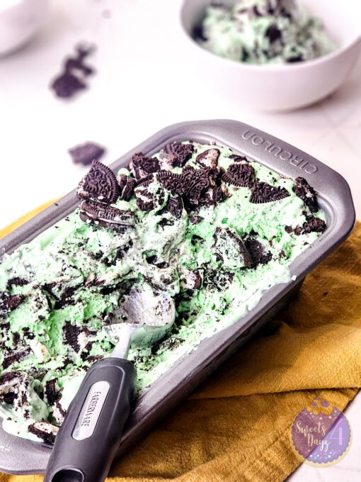 Mint Oreo Ice Cream on Rhombus - Image 3