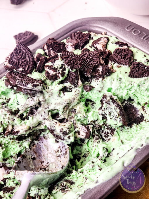 Mint Oreo Ice Cream on Rhombus - Image 4