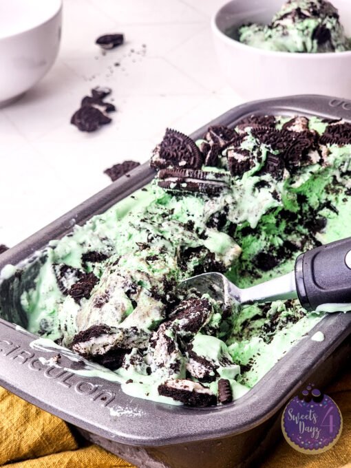 Mint Oreo Ice Cream on Rhombus - Image 5